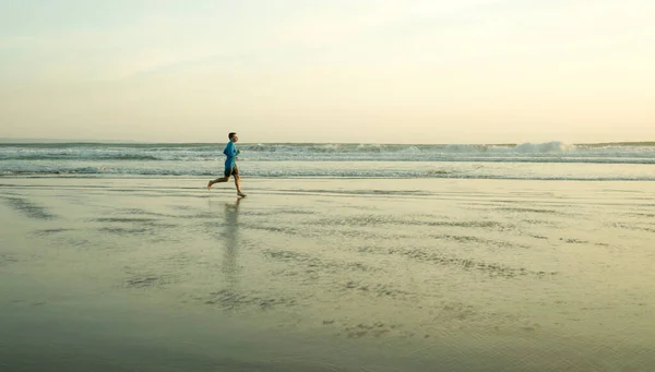 New Normal Beach Running Workout Wide Lens View Young Fit — Stock Photo, Image