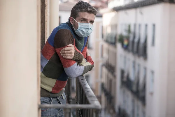 Rimanere Casa Quarantena Ritratto 30S Bell Uomo Maschera Viso Triste — Foto Stock