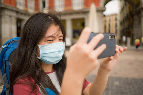 Normal Semester Resa Europa Ung Vacker Och Glad Asiatisk Kinesisk — Stockfoto