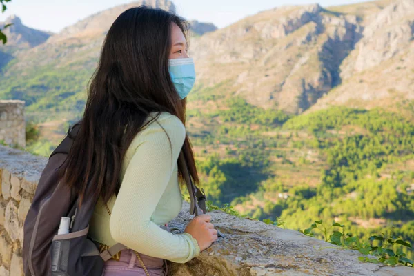Livsstil Porträtt Unga Glada Och Glada Asiatiska Kinesiska Turist Kvinna — Stockfoto