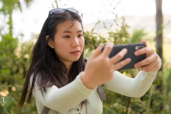 Estilo Vida Retrato Joven Mujer Turística China Asiática Feliz Hermosa — Foto de Stock
