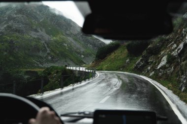Dolomites bir G500 ile büyük maceraya. Üzerinden dışarı vurdu G-sınıfı bir yerde İtalya'ile