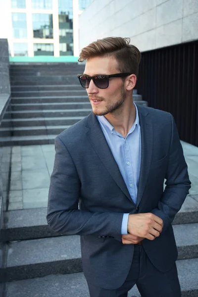 Handsome Stylish Man Elegant Suit Sunglasses Street — Stock Photo, Image