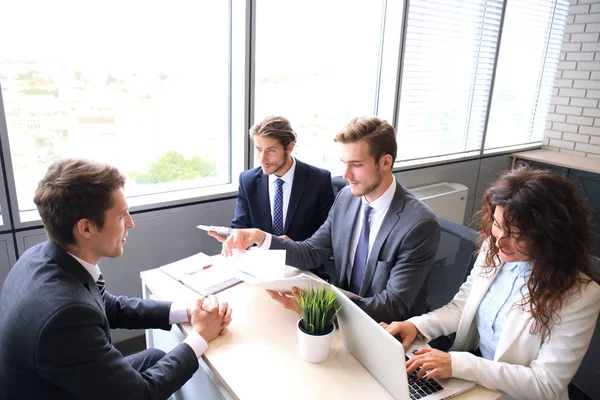 Colloquio Lavoro Con Datori Lavoro Uomo Affari Ascoltando Risposte Dei — Foto Stock