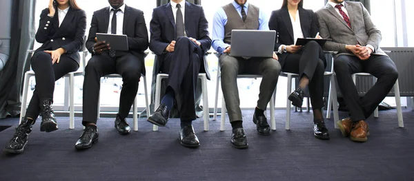 Personas estresantes que esperan la entrevista de trabajo . —  Fotos de Stock