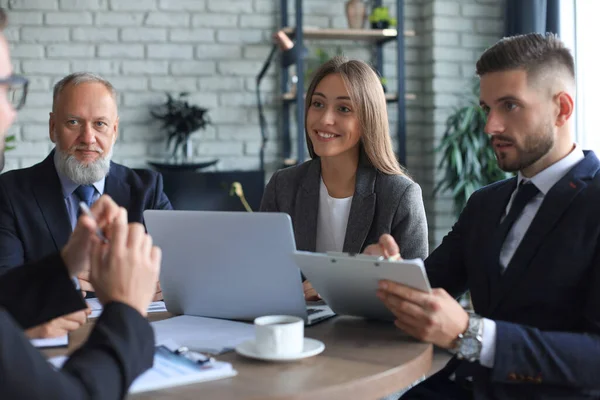 Réunion Réflexion Sur Travail Équipe Des Hommes Affaires Pour Discuter — Photo