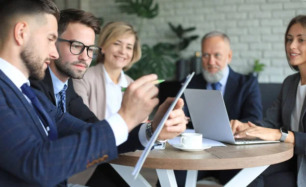 Business Men Lavoro Squadra Brainstorming Incontro Discutere Piani Investimento — Foto Stock