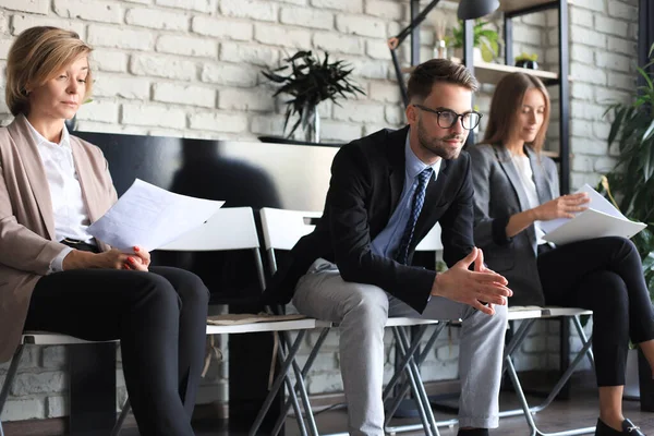 Moderni Uomini Affari Attesa Colloquio Lavoro — Foto Stock