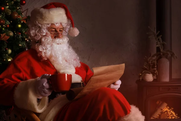 Portrait Happy Santa Claus Sitting His Room Home Fireplace Reading — Stock Photo, Image