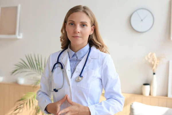 Happy Smiling Female Doctor White Uniform Coat Stethoscope — Stock Photo, Image