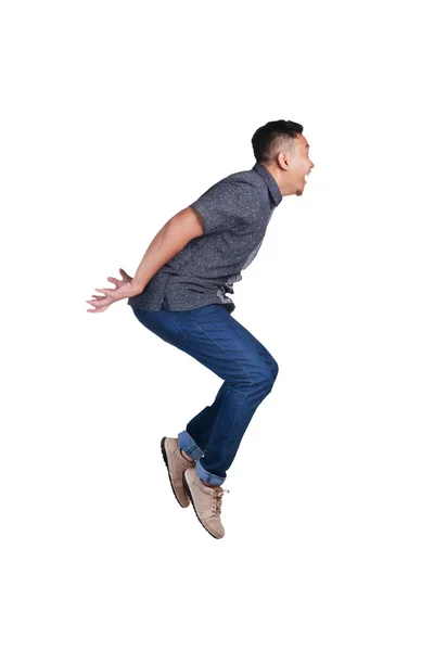 Levitação Jovem Asiático Gritando Enquanto Voava Isolado Branco Retrato Corpo — Fotografia de Stock