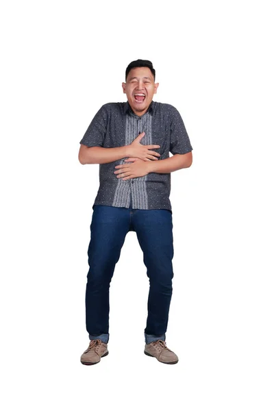 Asijský Mladík Sobě Modré Džíny Tričko Batikované Smíchem Tvrdé Gesto — Stock fotografie
