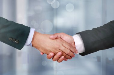 Karşılıklı anlaşma olması için yapıyor işadamları görüntüsünü kapatın. İş kavramı ortaklaşa anlaşma