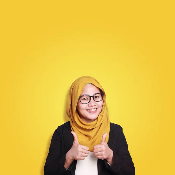 Mulher Negócios Muslimah Asiática Feliz Vestindo Óculos Terno Com Polegares — Fotografia de Stock