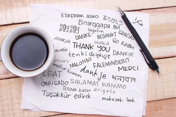 Спасибо Теплые Слова Многих Языках Написанные Блокноте Вид Рабочего Стола — стоковое фото