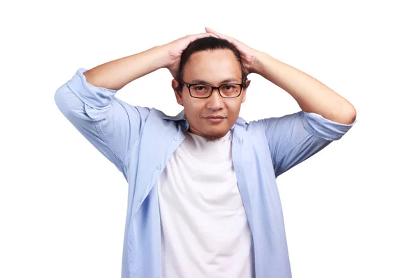 Engraçado Confiante Asiático Homem Flertando Gesto Tocando Cabelo Sorrindo Isolado — Fotografia de Stock