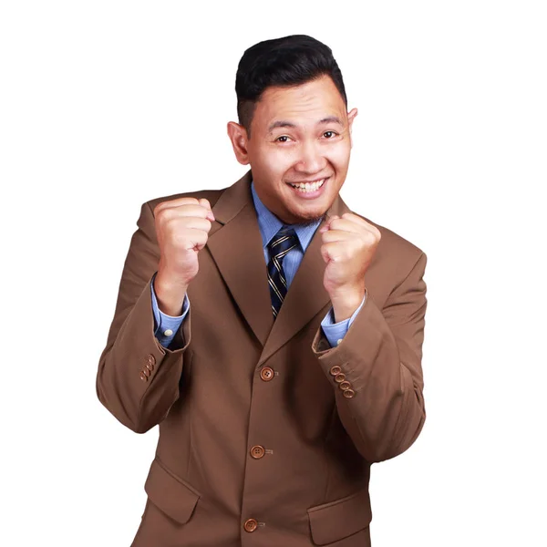 Feliz Asiático Hombre Negocios Sonriendo Muestra Gesto Ganador Sobre Fondo — Foto de Stock