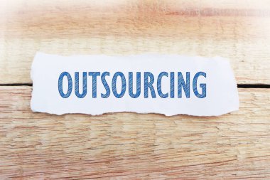 Kavram yazı tipografi dış kaynak, iş motivasyonel ilham verici tırnak, kelime