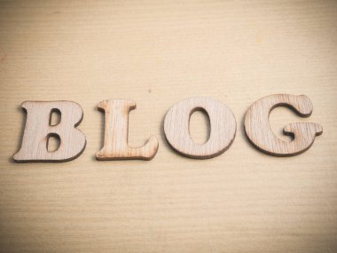 Blog, motivasyon internet sosyal medya iş tırnak, tipografi kavramı yazı ahşap kelime.