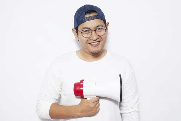 Porträt Eines Glücklichen Jungen Asiatischen Mannes Der Mit Einem Megafon — Stockfoto