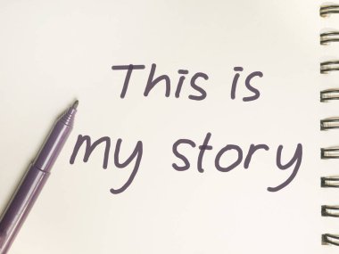 Bu benim hikayem, iş motivasyonum ilham verici alıntılar, kelime tipografisi en üstteki harf kavramı