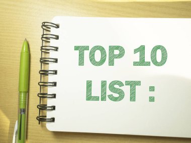 Top 10 listesi, iş motivasyonel ilham verici tırnak, tipografi üstten görünüm kavramı harflerle kelimeler