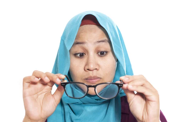 Portrait Muslim Business Woman Wearing Hijab Adjusting Her Eyeglass Trying — Stok Foto