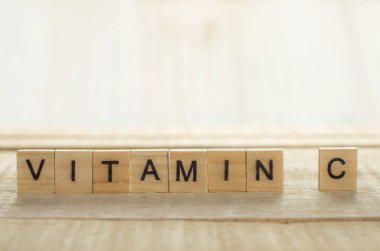 Tıbbi ve sağlık kelimeler tipografi yazı kavramı, C vitamini yazma