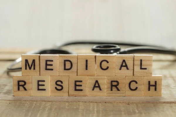 Medizin Und Gesundheitswesen Wörter Schreiben Typografie Schriftzug Konzept Medizinische Forschung — Stockfoto
