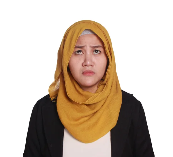 Pengusaha Muslim Asia Mengenakan Hijab Dengan Ekspresi Berpikir Terisolasi Atas — Stok Foto