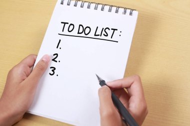 Yapılacaklar listesi, iş programı için motivasyon ilham verici tırnak, kelime tipografi üstten görünüm yazı kavramı