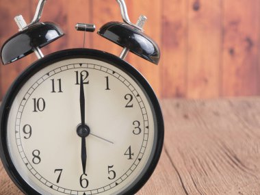 Çalar saat, saat kavramı, son tarih aciliyet kavramı görüntüyü kapat