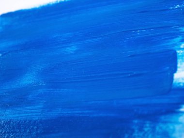 Beyaz arka plan üzerinde soyut sanat kavramı izole mavi akrilik boya kontur