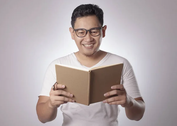 Retrato Hombre Asiático Vestido Con Una Camisa Blanca Casual Anteojos — Foto de Stock