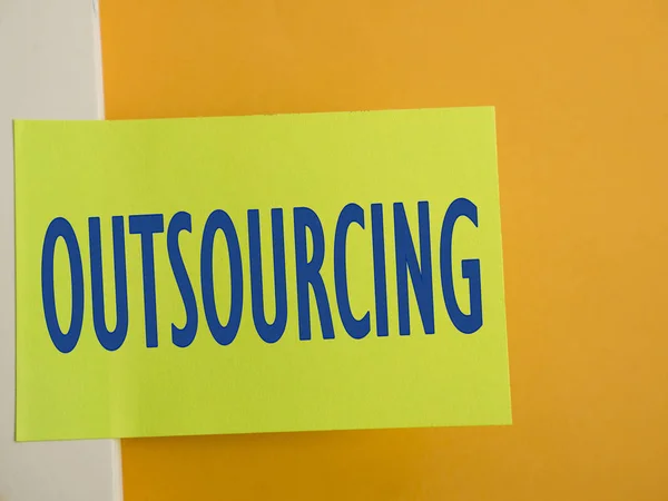 Outsourcing Business Motiverande Inspirerande Citat Ord Typografi Bokstäver Koncept — Stockfoto