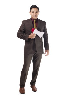 Megafon, tam vücut portre üzerinde beyaz izole tutan gurur genç güven Asya işadamı portresi