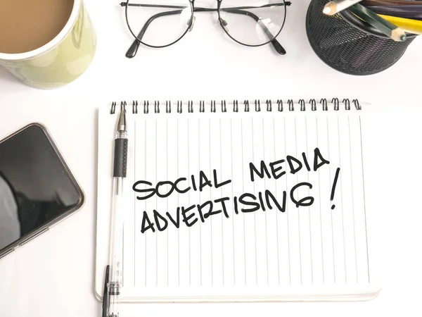 Κοινωνική Media Διαφήμιση Παρακινητικές Business Marketing Λέξεις Αποσπάσματα Έννοια Λέξεις — Φωτογραφία Αρχείου