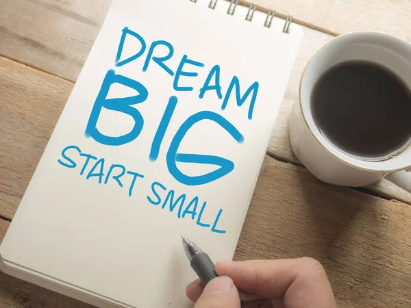 Dream Big Start Small Бизнес Мотивация Рациональные Цитаты Типография Слов — стоковое фото