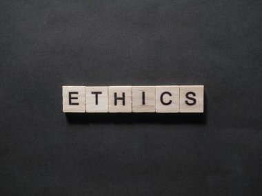 Etik. Motivasyonel ilham verici iş tırnak tipografi kavramı harflerle kelimeler