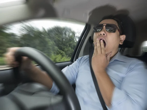 Retrato Yung Conductor Asiático Bostezando Debido Sueño Cansado Mientras Monta —  Fotos de Stock