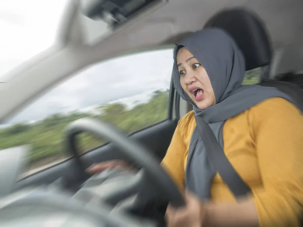 Porträt Einer Asiatisch Muslimischen Fahrerin Schockiert Und Panik Vor Crash — Stockfoto