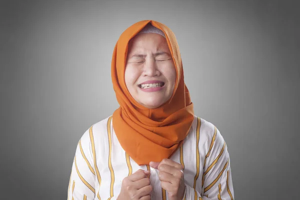 Szomorú ázsiai nő sír — Stock Fotó