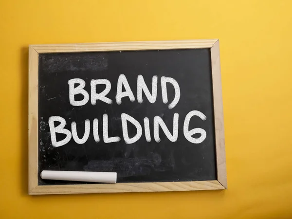 Brand Building. Tipografía de palabras de marketing empresarial Concepto —  Fotos de Stock