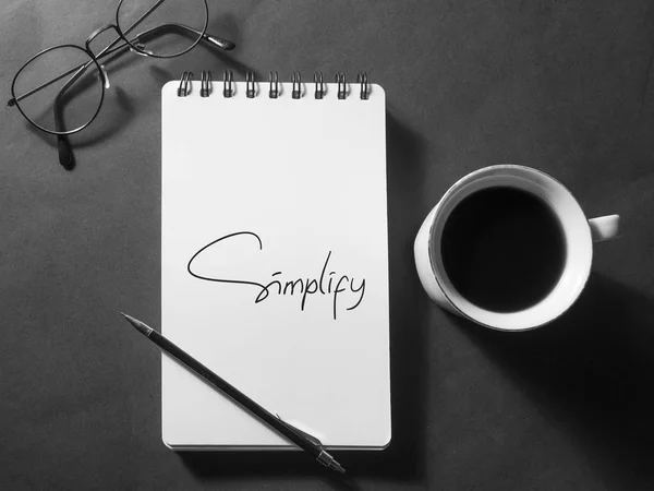 Simplifier, Motivation Mots d'affaires Citations Concept — Photo