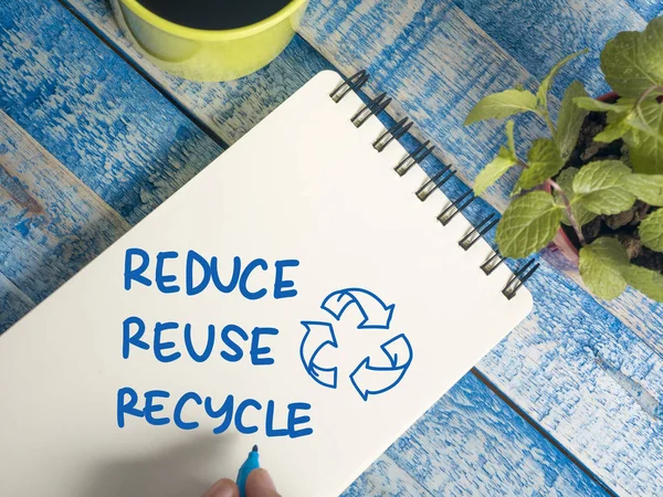 Verminderen van Reuse Recycle, motiverende woorden citaten Concept — Stockfoto