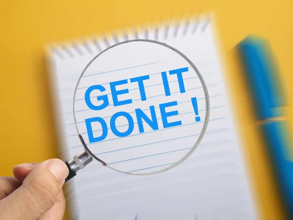 Get it done, motivierende Worte zitiert Konzept — Stockfoto