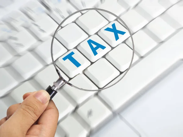 Tax, motiverende zakelijke woorden citaten concept — Stockfoto