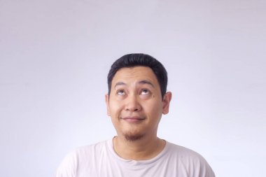 İyi fikir olan düşünme ve bakılması, genç adam