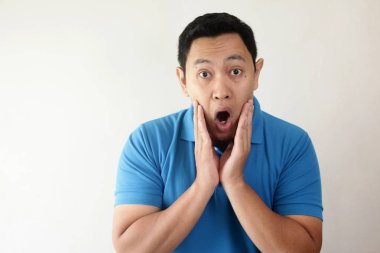 Asya adam ağzını açık şok