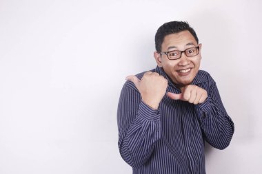 Asya adam tanıtımı bir şey üzerinde onun yan ile Copy Space